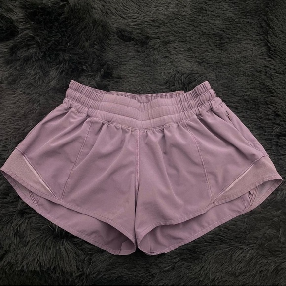 Lululemon Hotty Hot Shorts - Picture 2 of 4